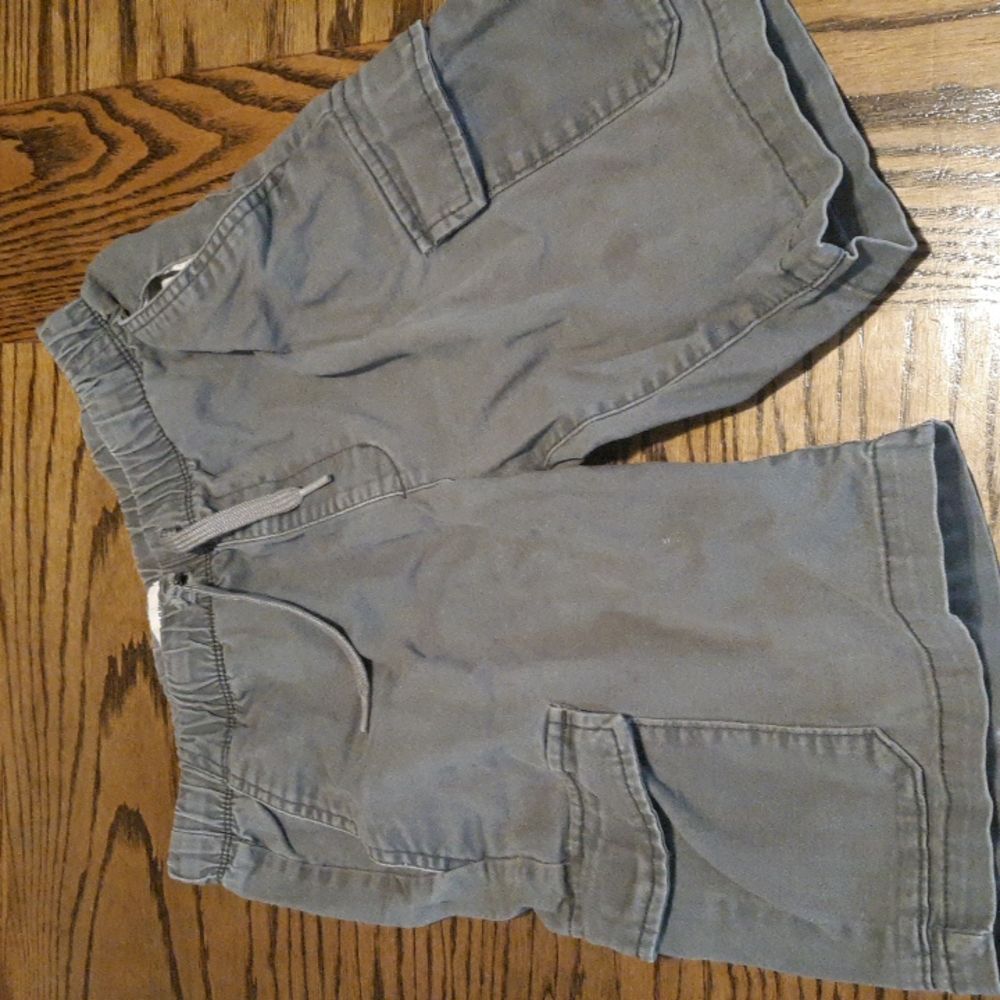 Boys gray cargo shorts